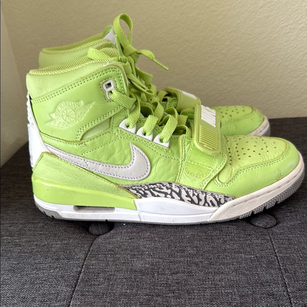 Air Jordan Just Don Ghost Green